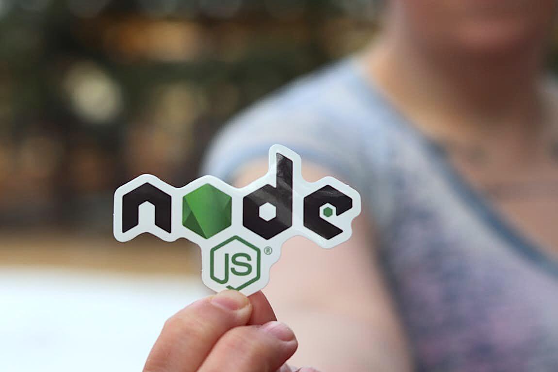 https://avori.by/assets/img/articles/nodejs.jpg